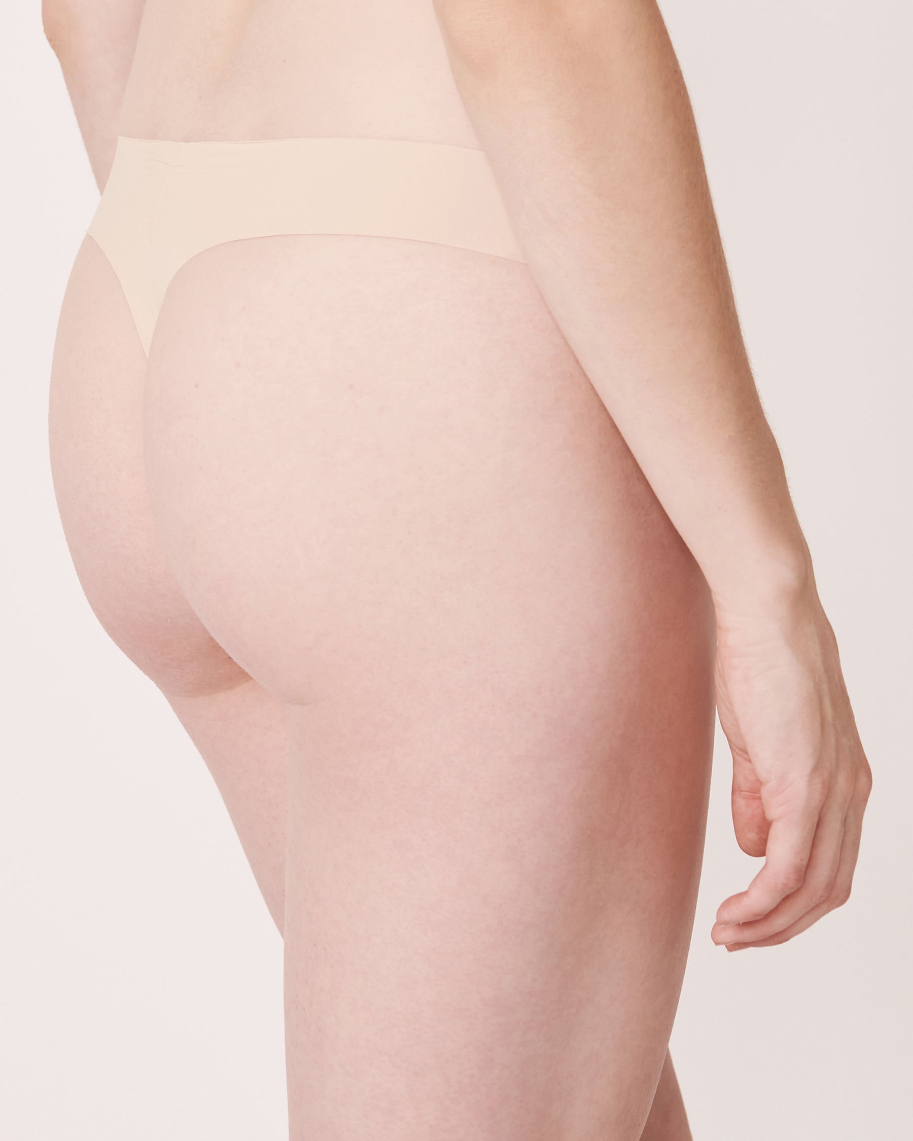 LA VIE EN ROSE Microfiber Invisible Thong Panty Champagne 619-221-0-00 - View2