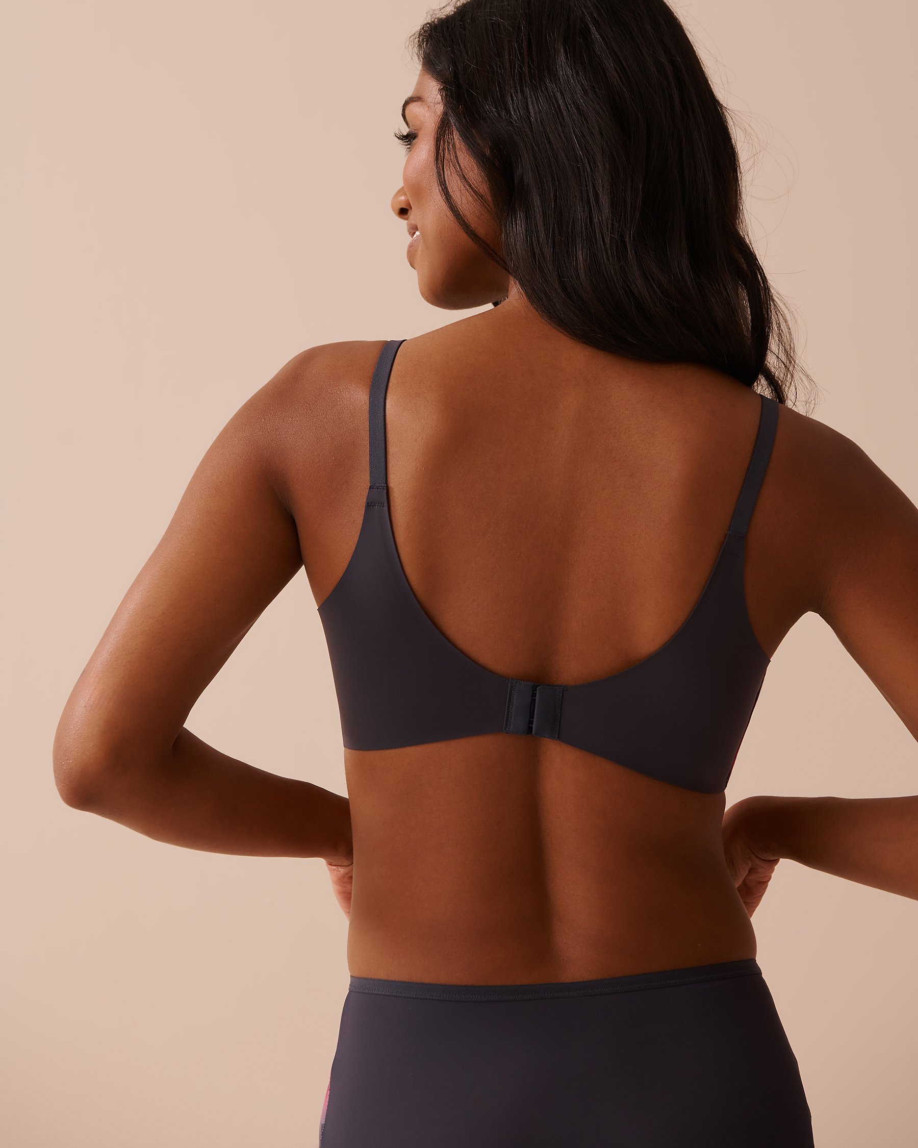 LA VIE EN ROSE Lightly Lined Wireless Sleek Back Bra Secret Garden 10200406 - View2