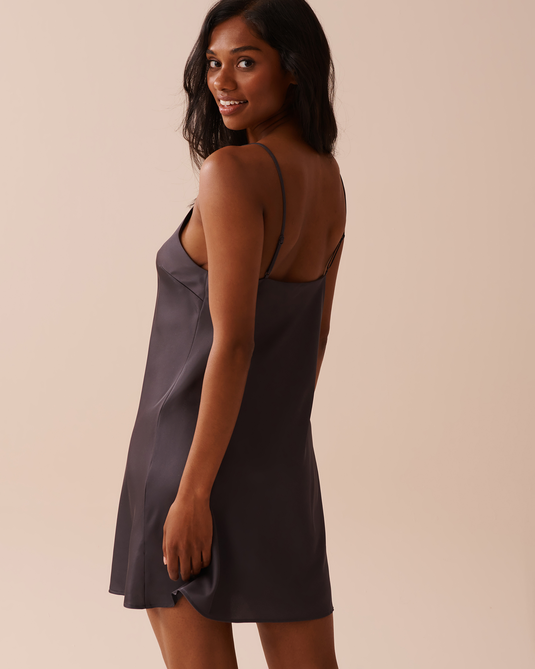 LA VIE EN ROSE Satin Nightie Anthracite 60500151 - View2