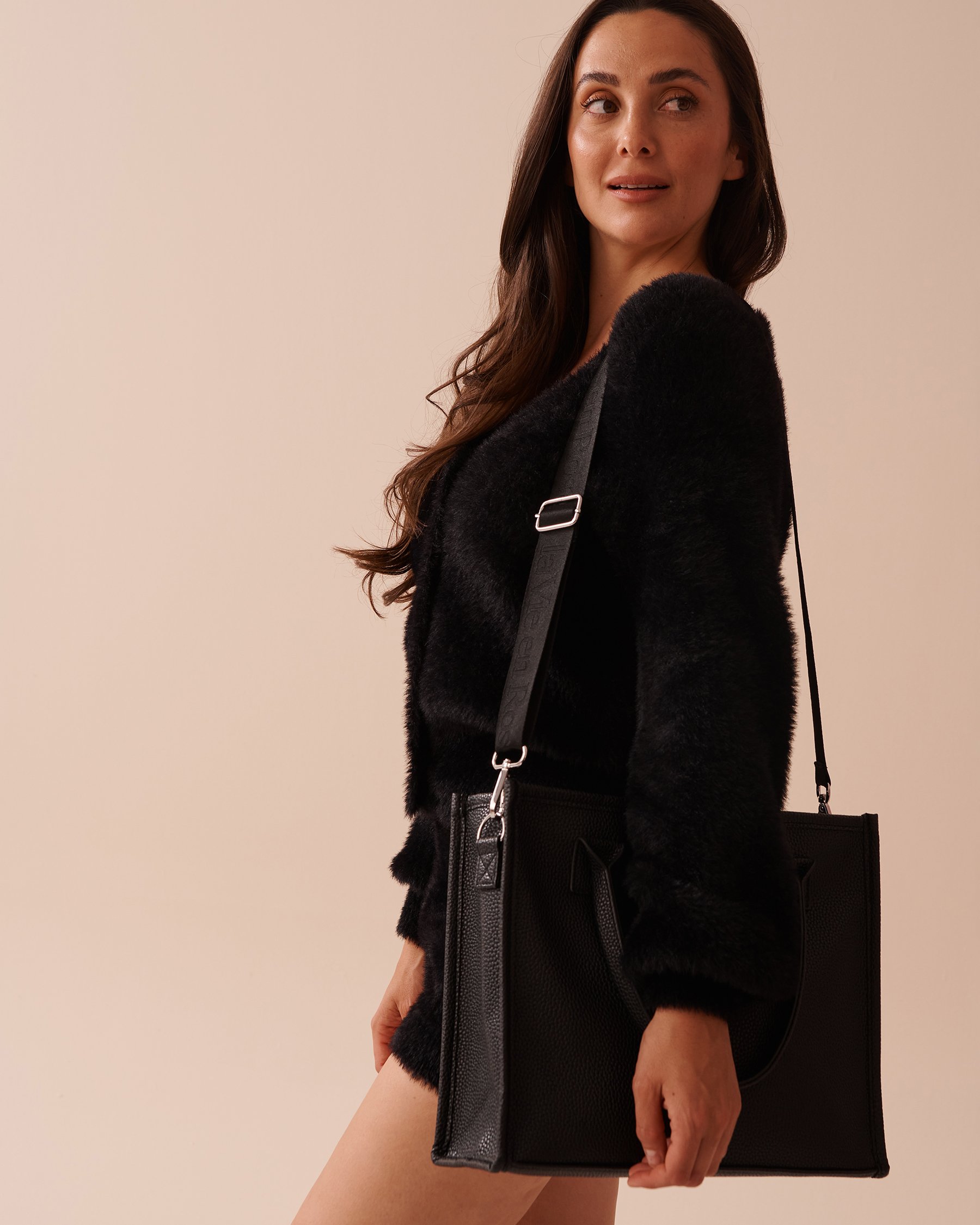 LA VIE EN ROSE Faux Leather Tote Bag Black 40700371 - View2