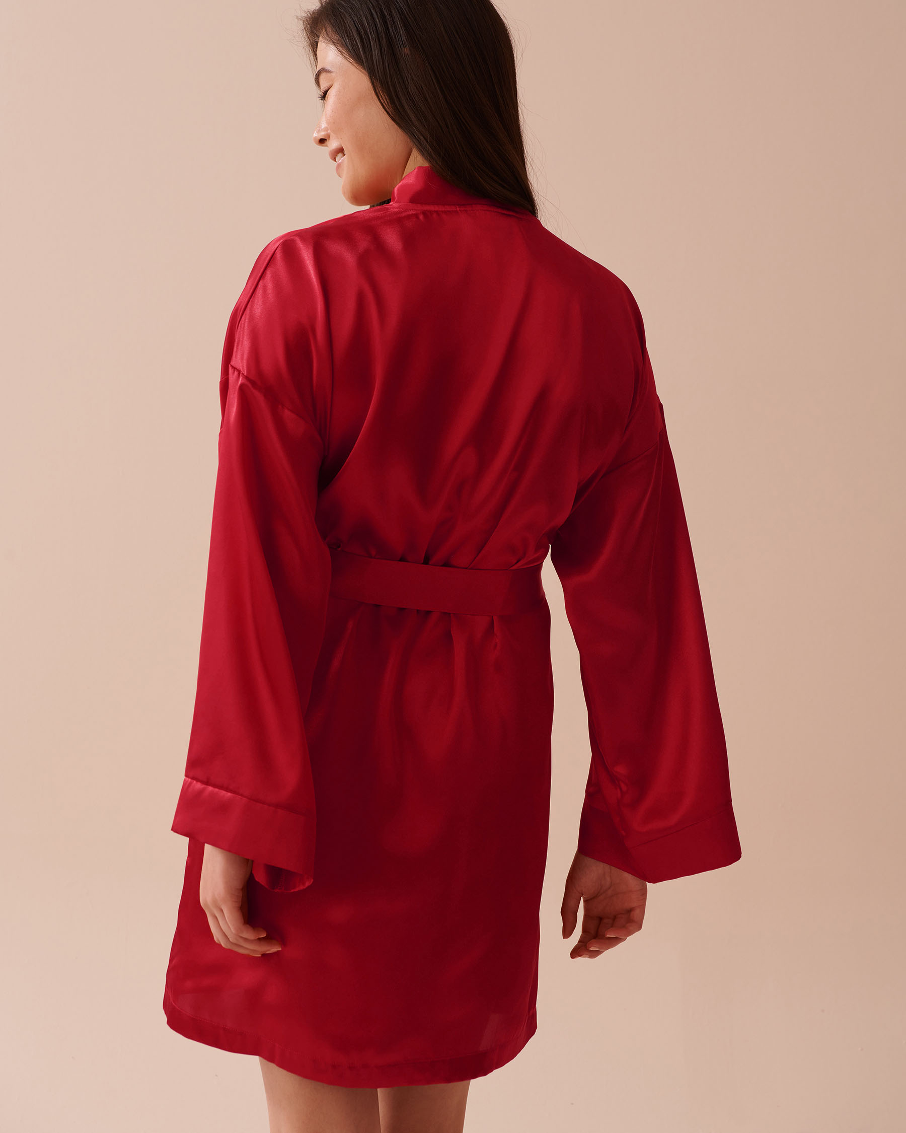 LA VIE EN ROSE Kimono en satin brillant Rouge sucre d'orge 60600084 - View2