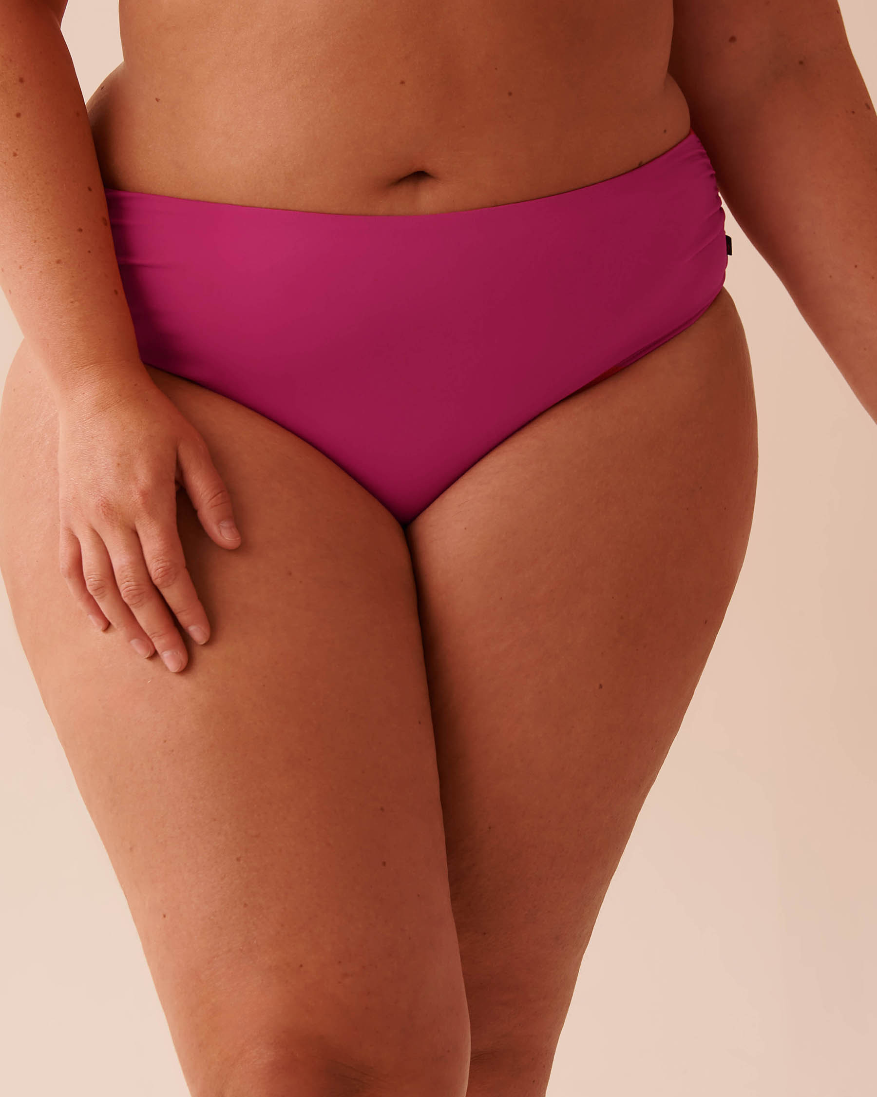 LA VIE EN ROSE AQUA HOT PINK Mid Waist Bikini Bottom Hot Pink 70300626 - View1