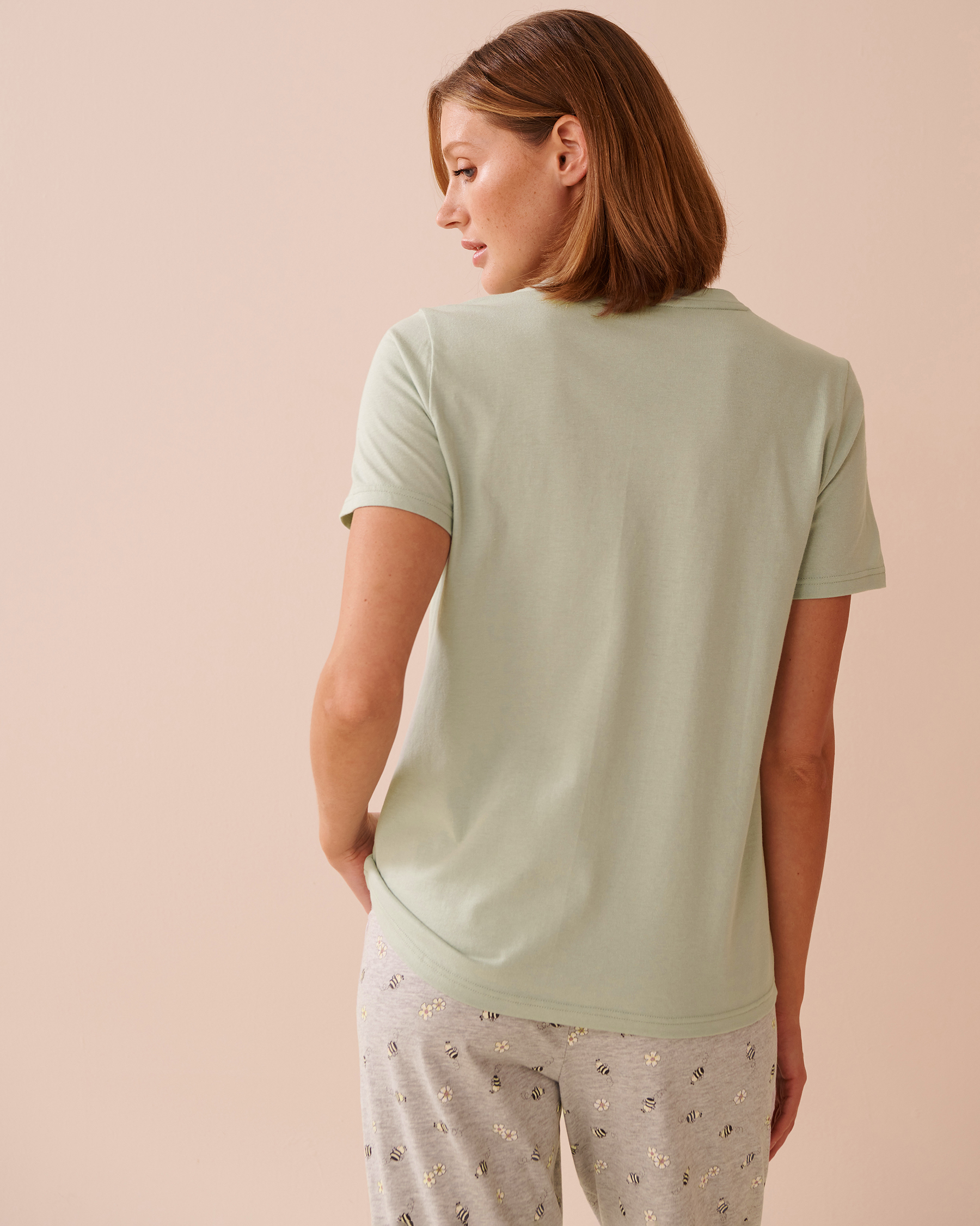 LA VIE EN ROSE Bee Print Cotton Crew Neck T-shirt Mint Green 40100693 - View2