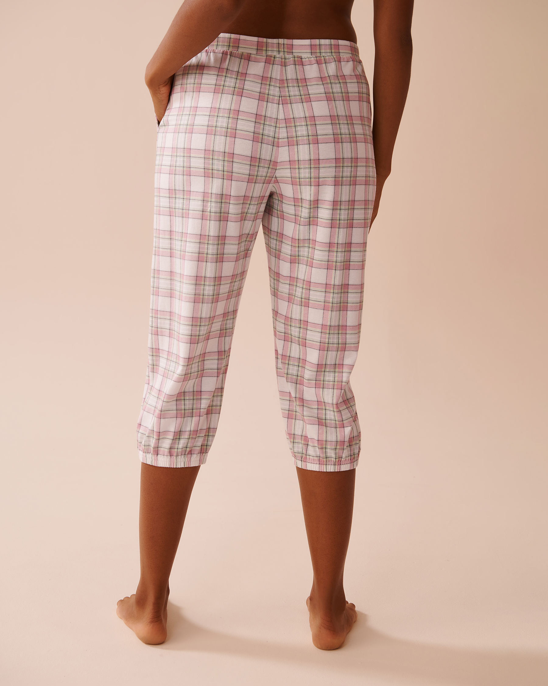 LA VIE EN ROSE Multicolor Plaid Cotton Fitted Capris Multicolor Plaid 40200683 - View2