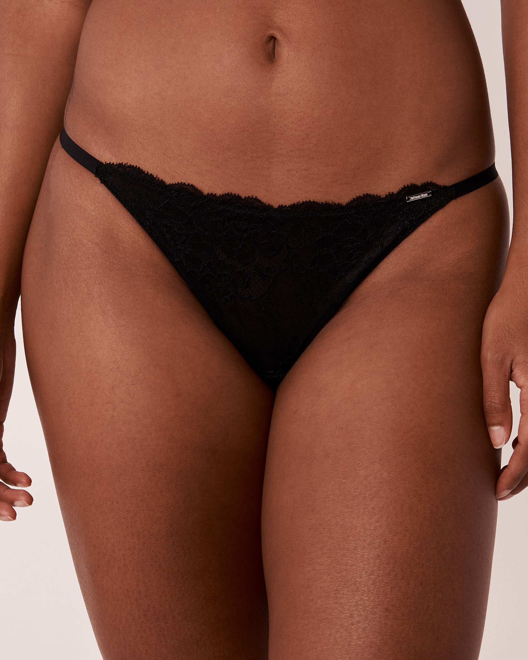 LA VIE EN ROSE Lace String Panty Black 20300161 - View1