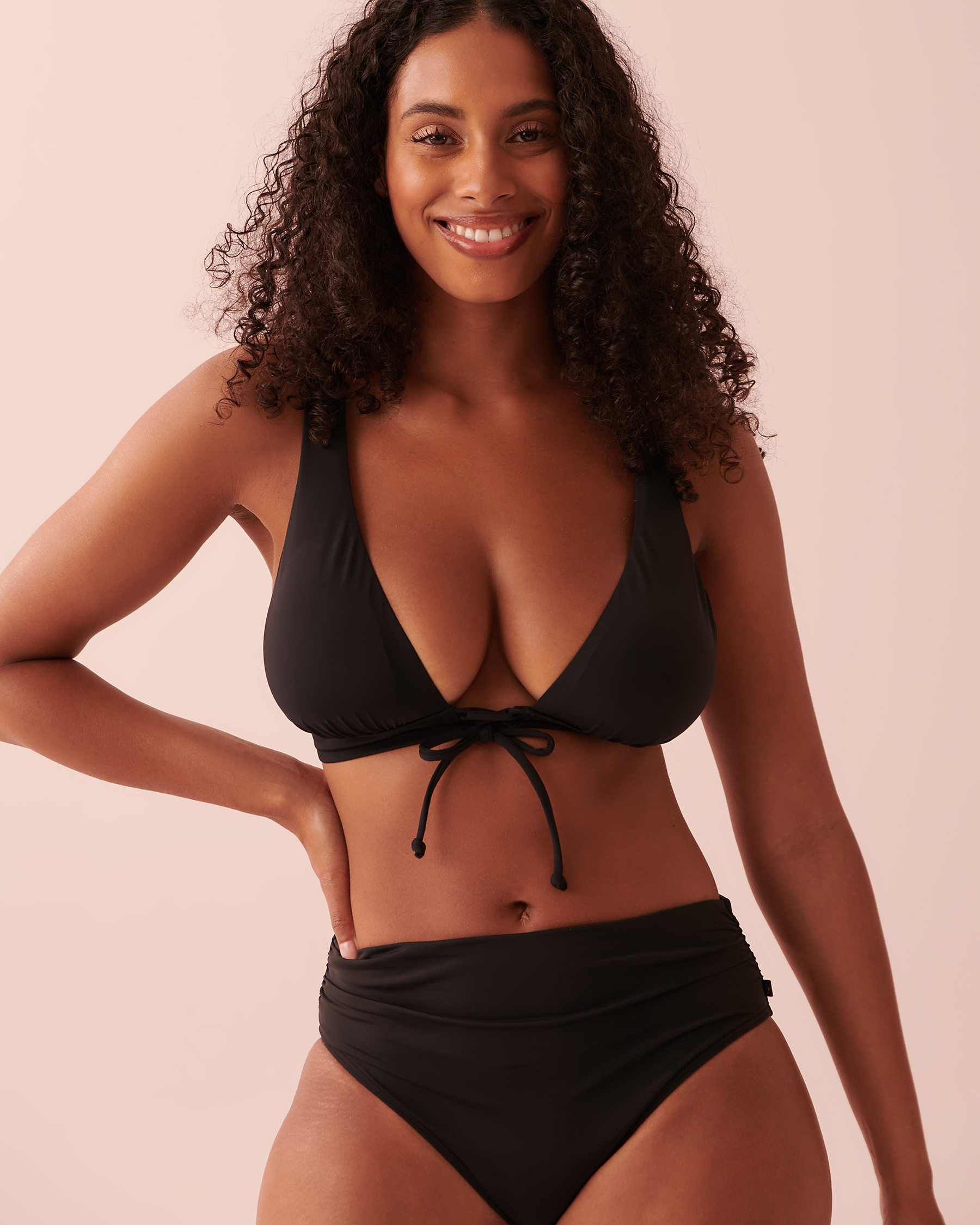 LA VIE EN ROSE AQUA SOLID Triangle Bikini Top Black 70100497 - View1