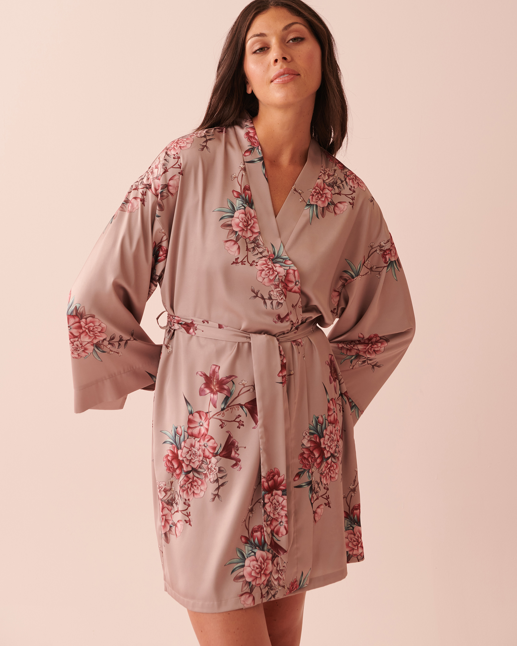 LA VIE EN ROSE Kimono en satin longueur maxi Fleurs d'automne 60600058 - View1