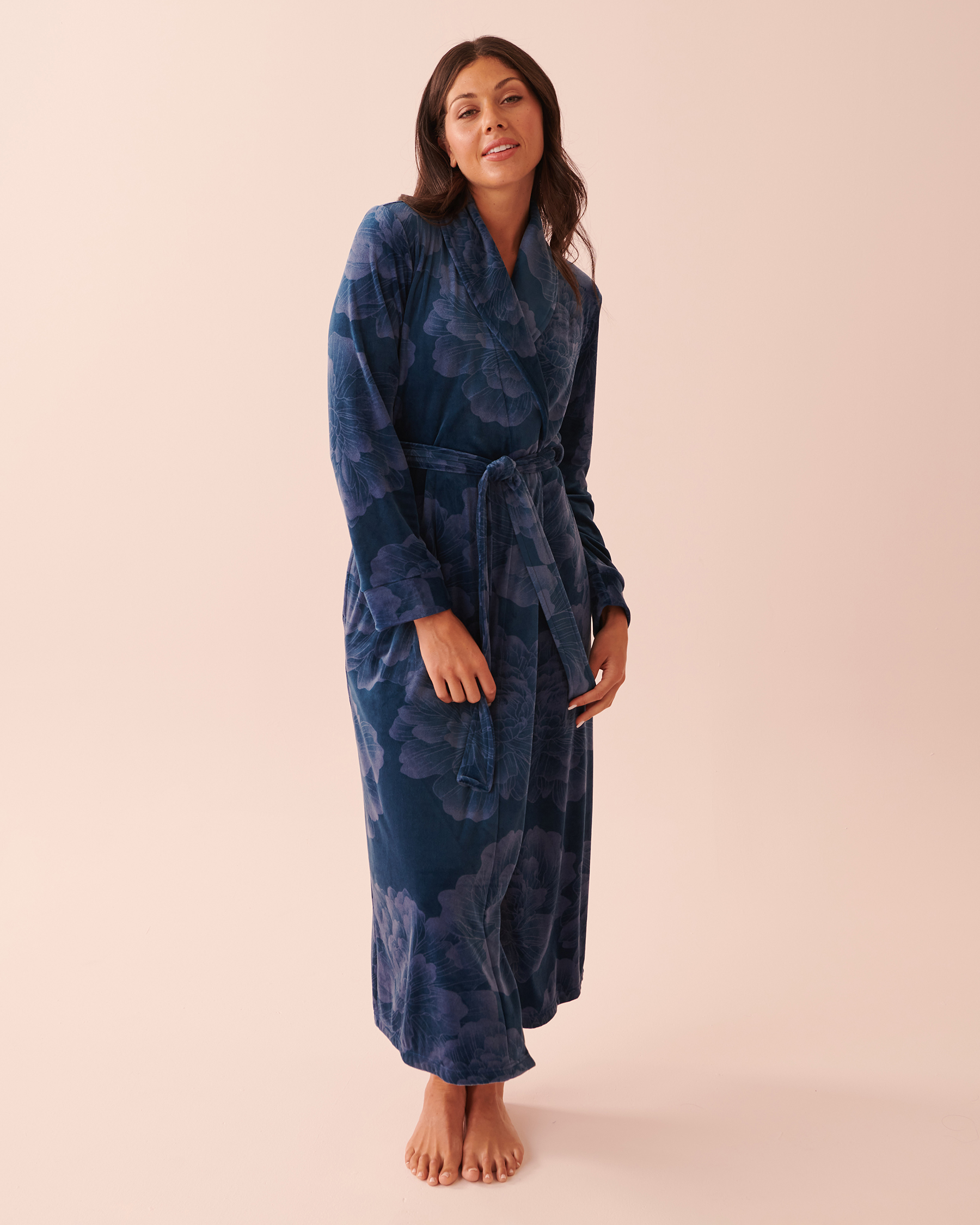 LA VIE EN ROSE Velvety Softness Long Robe Midnight peony 40600142 - View1