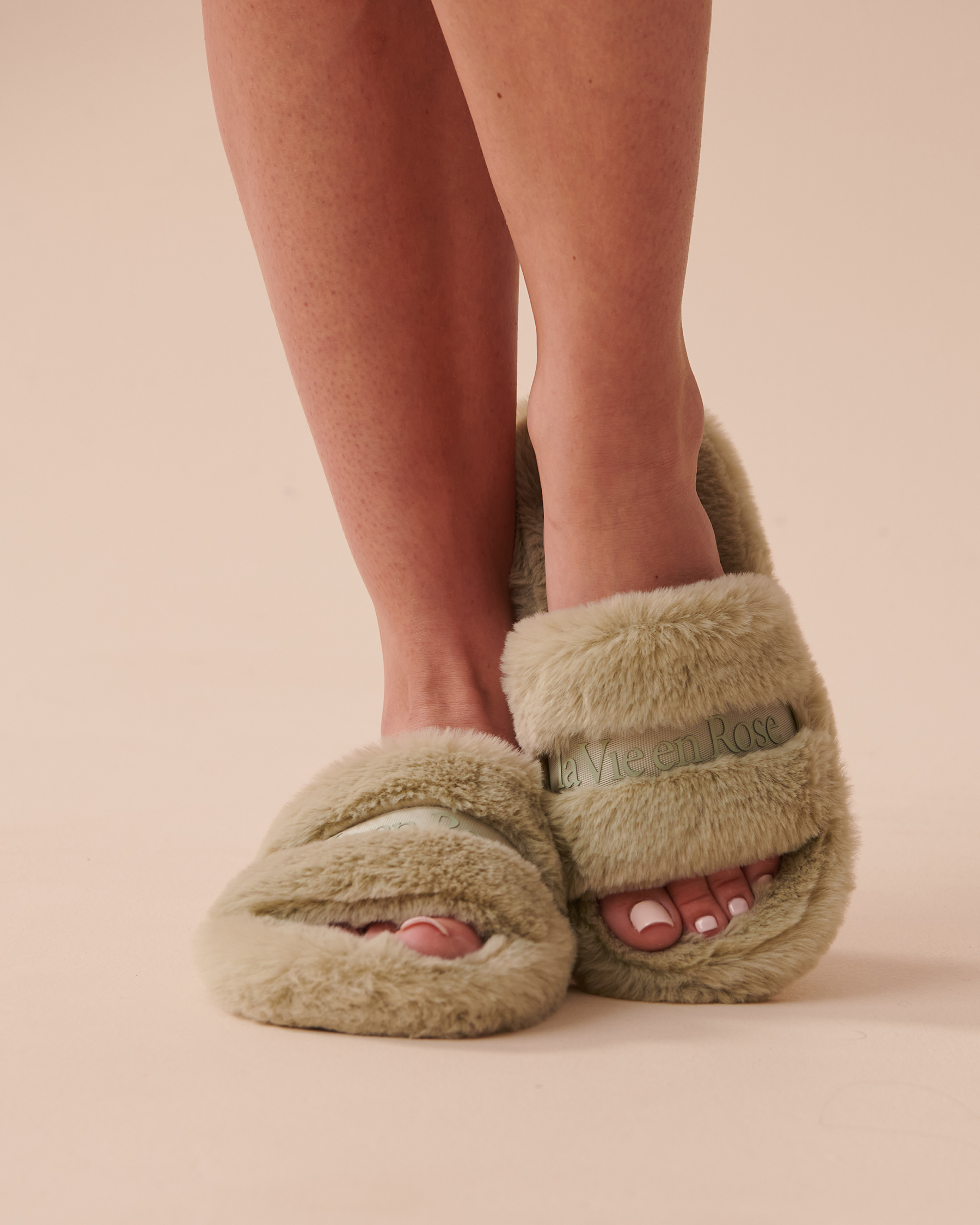 LA VIE EN ROSE Faux Fur Slide Slippers Soothing Sage 40700313 - View1