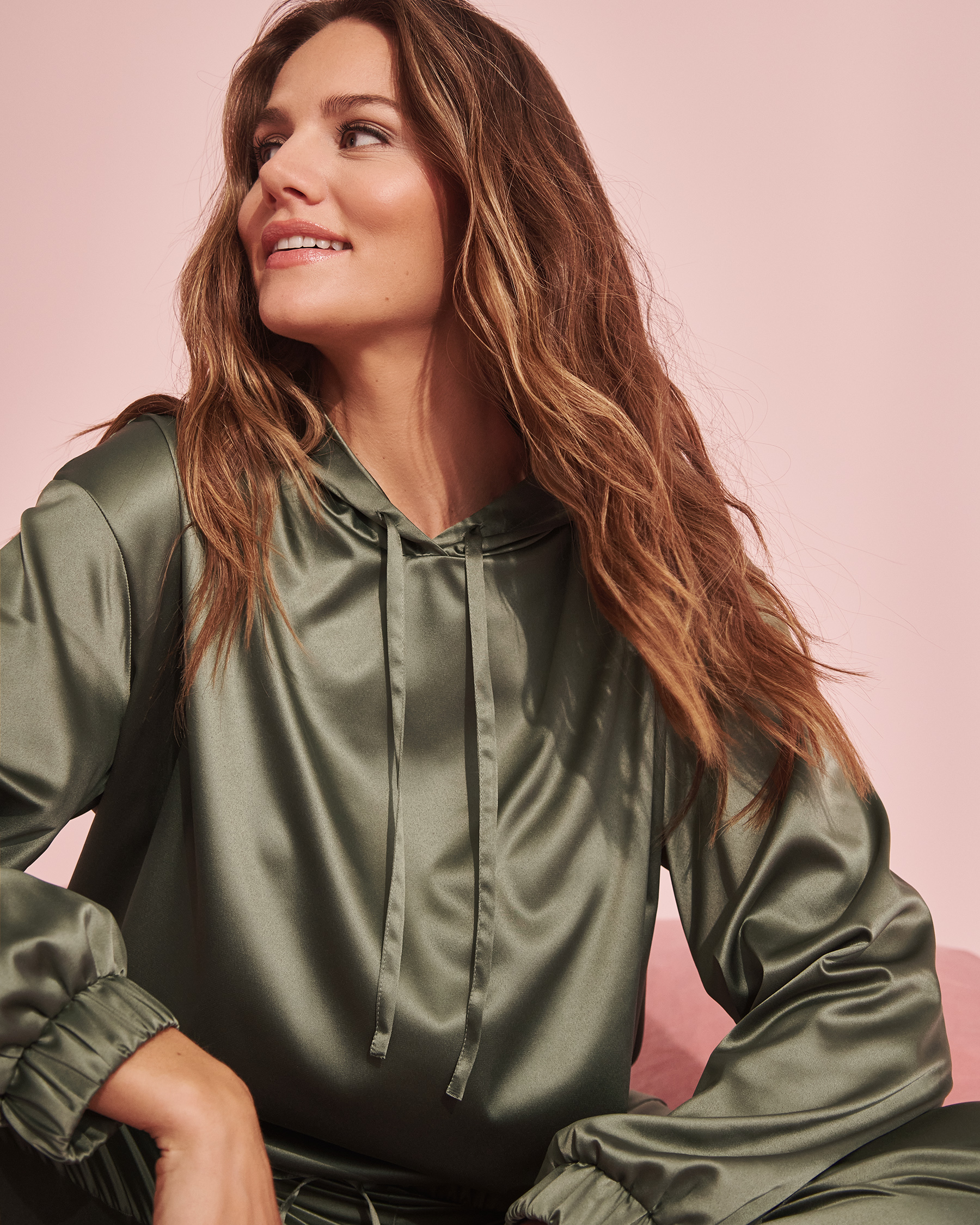 LA VIE EN ROSE Satin Hoodie Tender Green 50100081 - View1