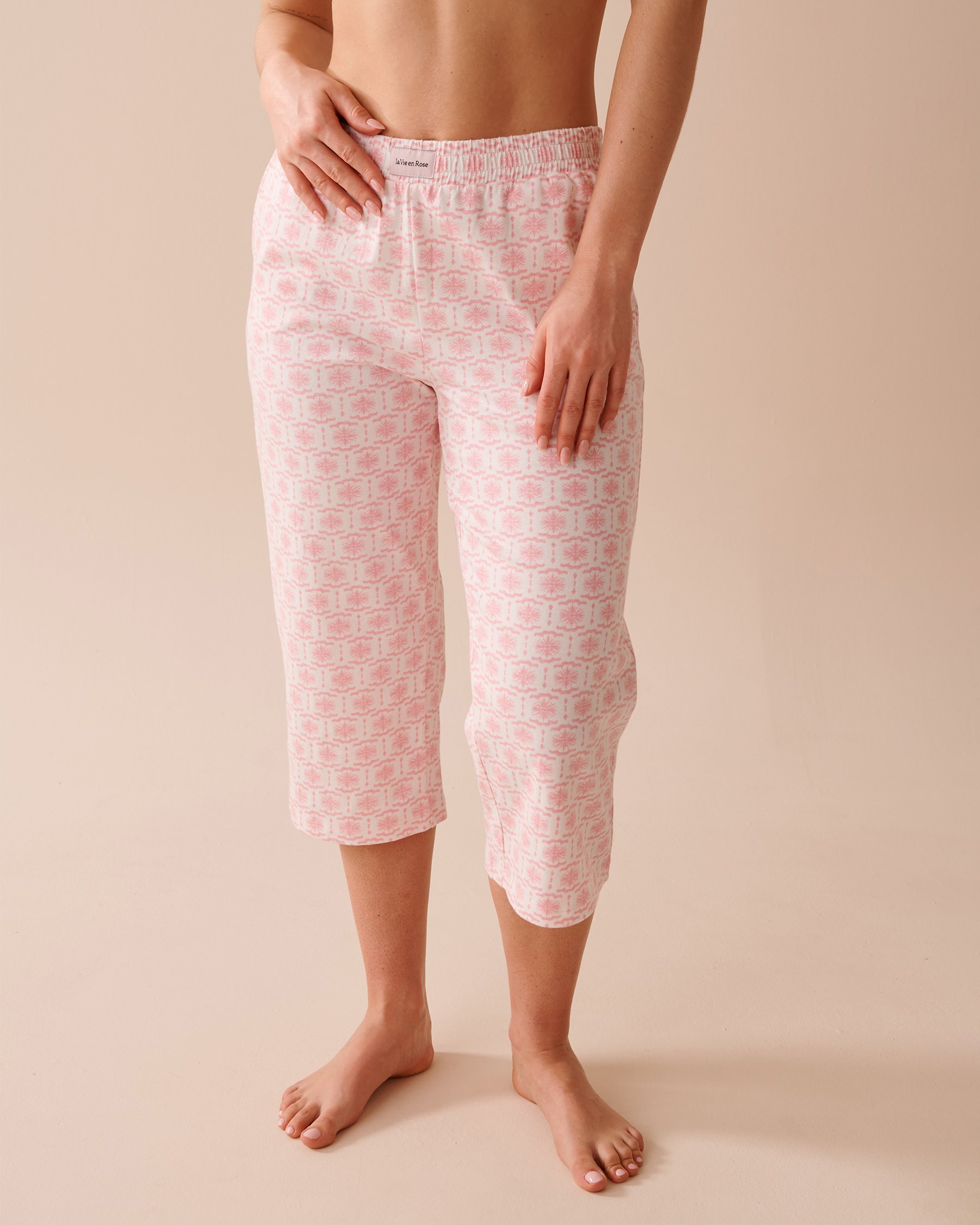 LA VIE EN ROSE Pink Geometric Print Cotton Straight Leg Capris Candy Pink Geometric 40200575 - View1